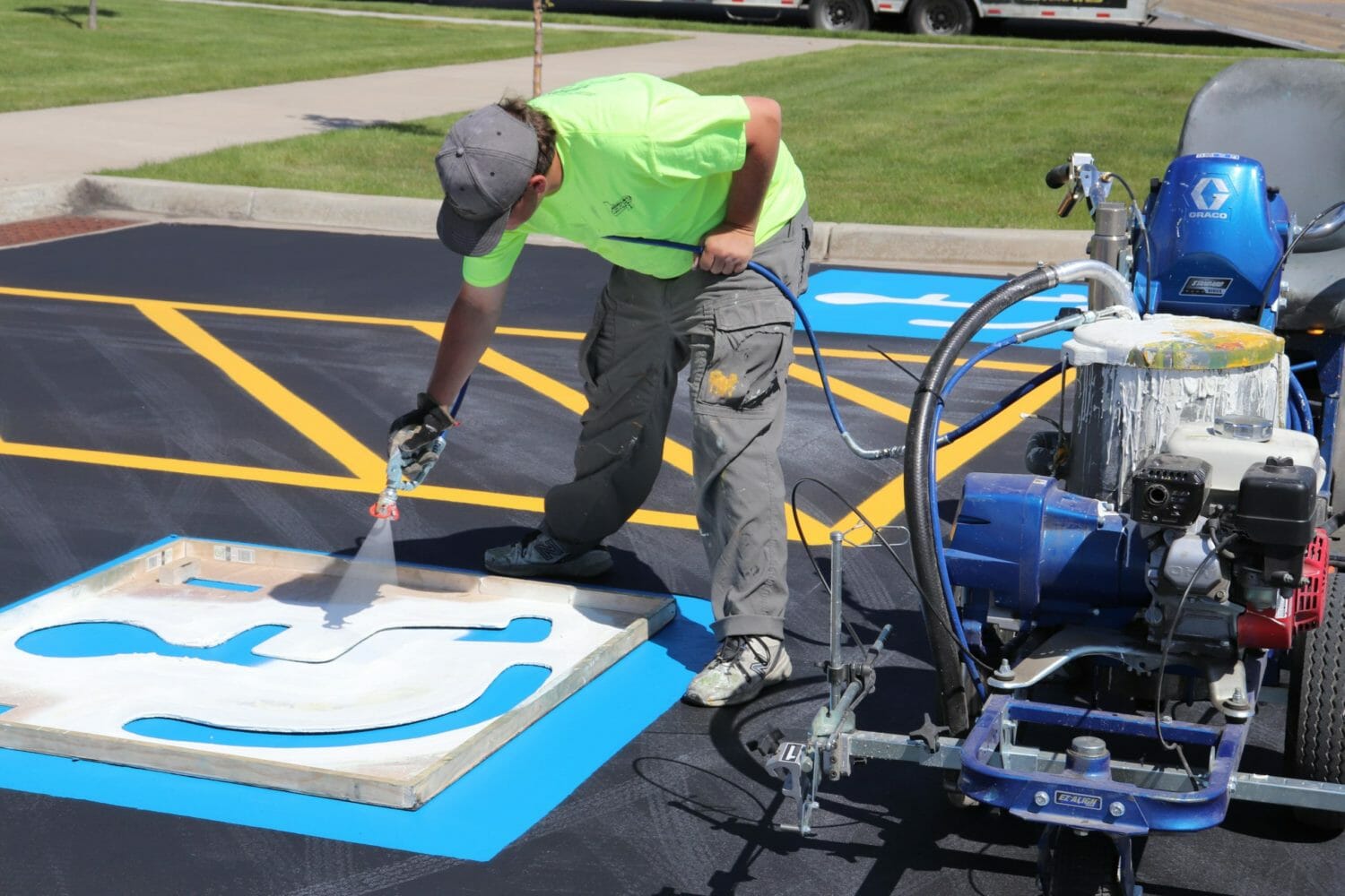 asphalt parking lot painting services